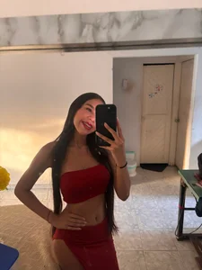 Lara_Bella Public Pic 5
