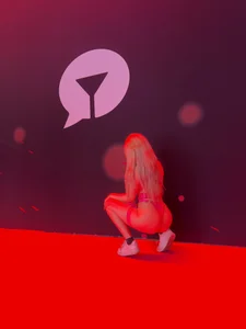 Holly-GlamourのVENUS 2026の 4枚の写真