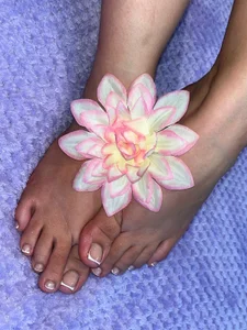 Karim_TheRouse feet and butt Pic 4