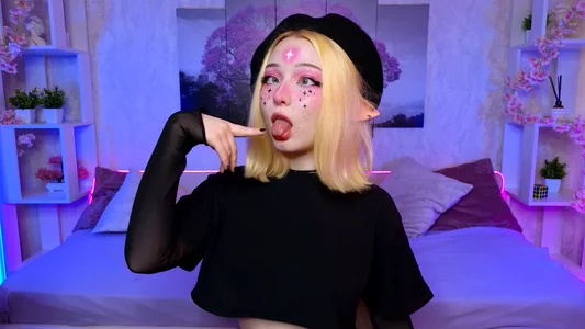 ElswythCovil elf? Frenchwoman? Poză 3