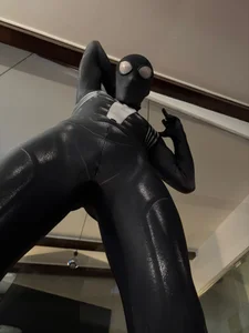 FelixStarkk: Symbiote Spidey Cosplay ( 8 фото)