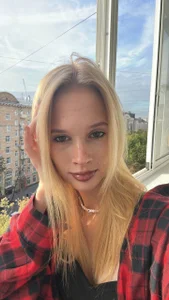 ElizFait Public Pic 6