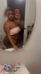 Hi I’m Your thick chocolate goddess de MissHeavenleighreign Foto