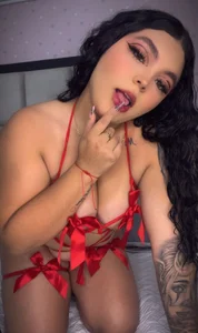 VioletGrey_ Sweet, but a little naughty. 💋 Pic