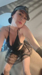 Victoria01_ halloween diaries🦇🧡 Pic 3