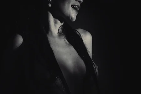 SweetEuphoria_ Black and White Photo Session Pic