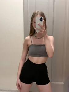 MaireLanda I'll cum loudly if you type too much 💦 Pic 3