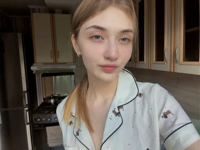 AveryBerkson without makeup Pic 2
