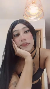 Lucia-Horny24 Public Pic 5