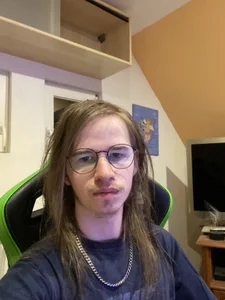 Public de YoungSebi  7 Imagens