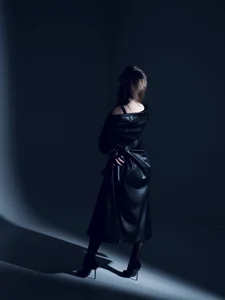 AlyaMiller In a black coat 사진 3