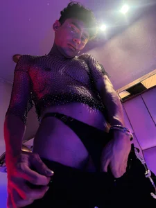 Sebastian_Collins_ Public slika 3