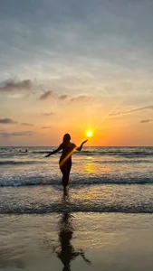 zoe_martins_ A little break at the beach 🏖️ Pic
