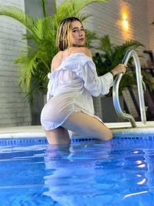 Lezy_ WET T SHIRT Pic 6