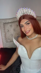 Alecash_ Queen Kuva 3