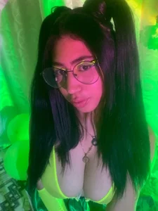 ValeryMorghan Session Green Pic 5