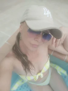 Ivanna_11 Sexi rubia Pic 4