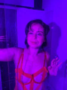 Naty_slavedoll playing in the shower♥ Pic 4