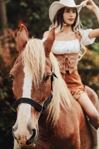 mia-reeves: Public ( фото)