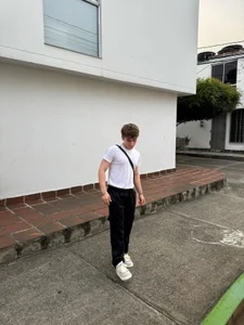 TaylerWhite Public Hình 3