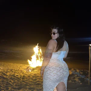 Scarlett_grey1 Vacation 🏝️🏄🌊🥥 Pic 6