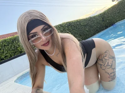 SoffiQueen a very sunny day for soffi Pic 2