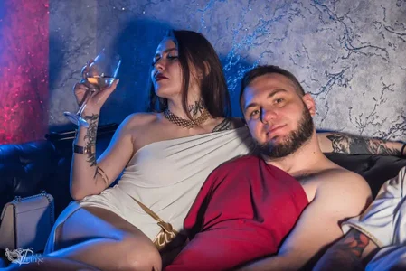 XXX Гола снимка 4 на hellishsin