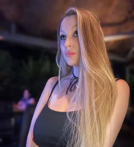 Teya_moon_ Public  3টি ছবি