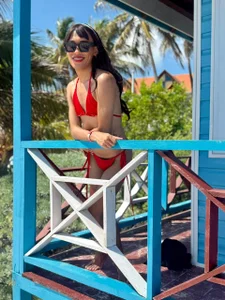 This is Paula de Paula_Hills  4 Imagens