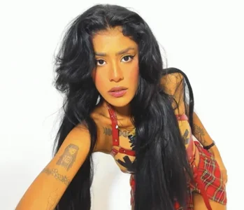 Zyrelia_Vael brunette Pic