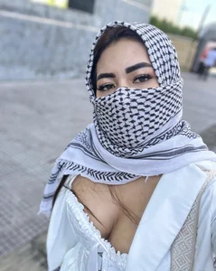 Isa-anbar Public  5 снимка