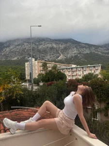 It's just me too) de CherrySanyaro  Imagens