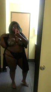 BlackVelvetxx29 Public Pic 6