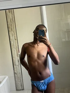 Public od BigAndBeaut  3 snímek