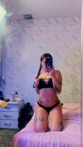 ElaSalvatorehh Public Pic 3