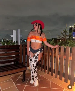 harper_Brown_ Public Gambar 2