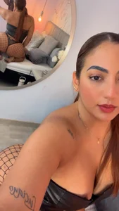 Karlla_Brown come and tear my stockings Pic 3
