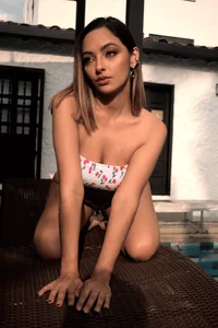 MelissaMoore_ Touched by the sun Immagine 