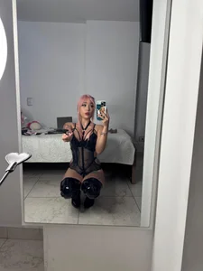AngelVermello Just me Pic 4