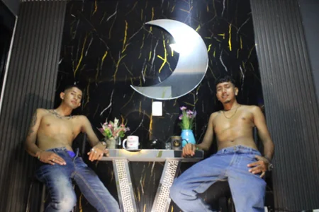 darwinandbrayannHot coffee, intense glances… and two guys who know how to start the day right ☕🔥 Bild 7