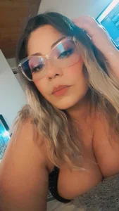 Isabella💦 od isabella_horney_  3 snímek