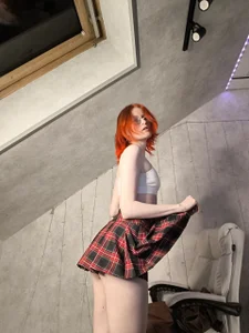 ElizabethHarpper new hair colour Foto 8