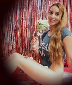 AnisiaFarina Sweet but Wild 🍓 รูป 