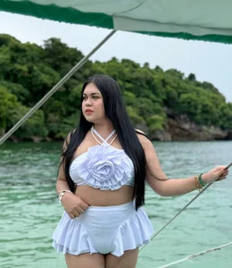 YourThicc_bella 🌊🌺🐚🏖️ Foto