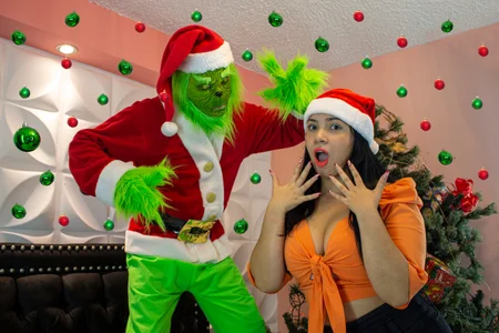 Adventures with the Grinch 2023 ภาพเซ็กส์ 5 รูปของ _queen_sofia