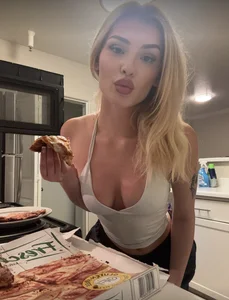 yourgirlclaire Public Pic 4