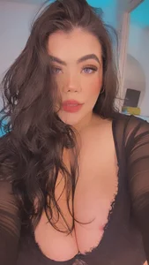 Harmonybabe_ My eyes are already seeing what I want 😏 Immagine  3