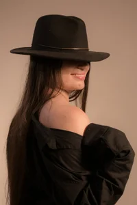 linda_montoya Black 🖤 Pic