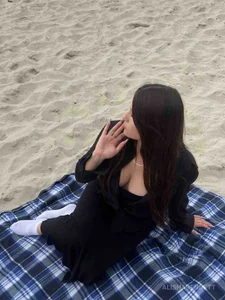 Public de AlishaBennett  3 Imagens