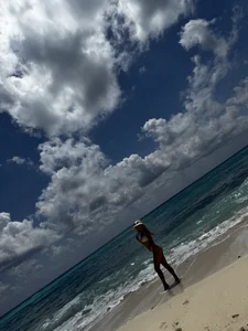 allisson_mのPhotos in swimsuit 👙の 4枚の写真